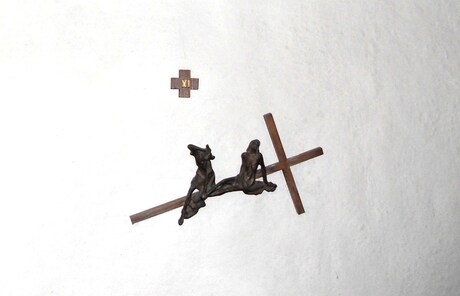 11. Station: Jesus wird ans Kreuz genagelt