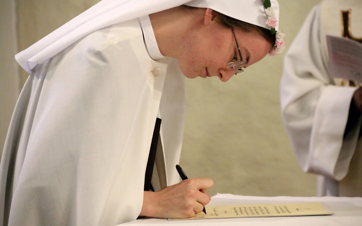 ZEITLICHE PROFESS - LEBEN IN DEN EVANGELISCHEN RÄTEN