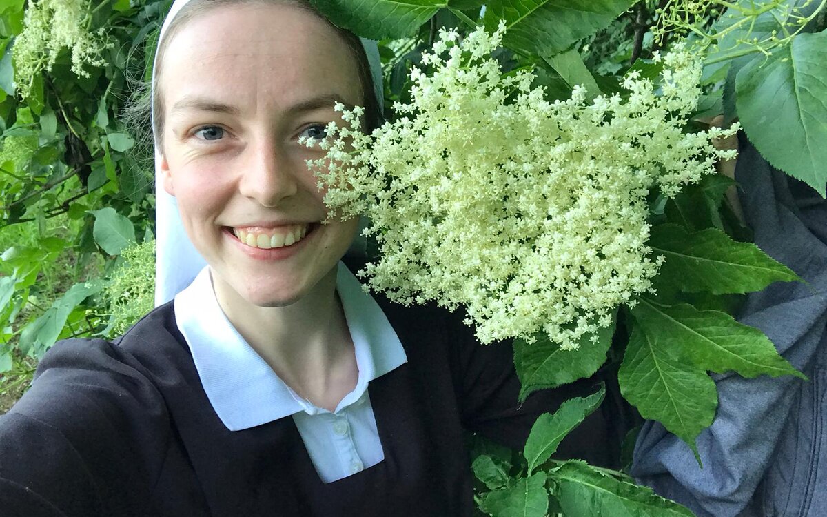 NOVIZIAT - IN DIE TIEFE GEHEN